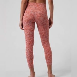 Athleta Salutation Stash Pocket 7/8 Tight